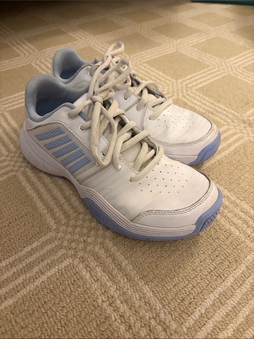 Women’s size 9 K-Swiss tennis sneakers
